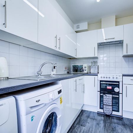 Spacious Urban Apartment In Кройдон Экстерьер фото