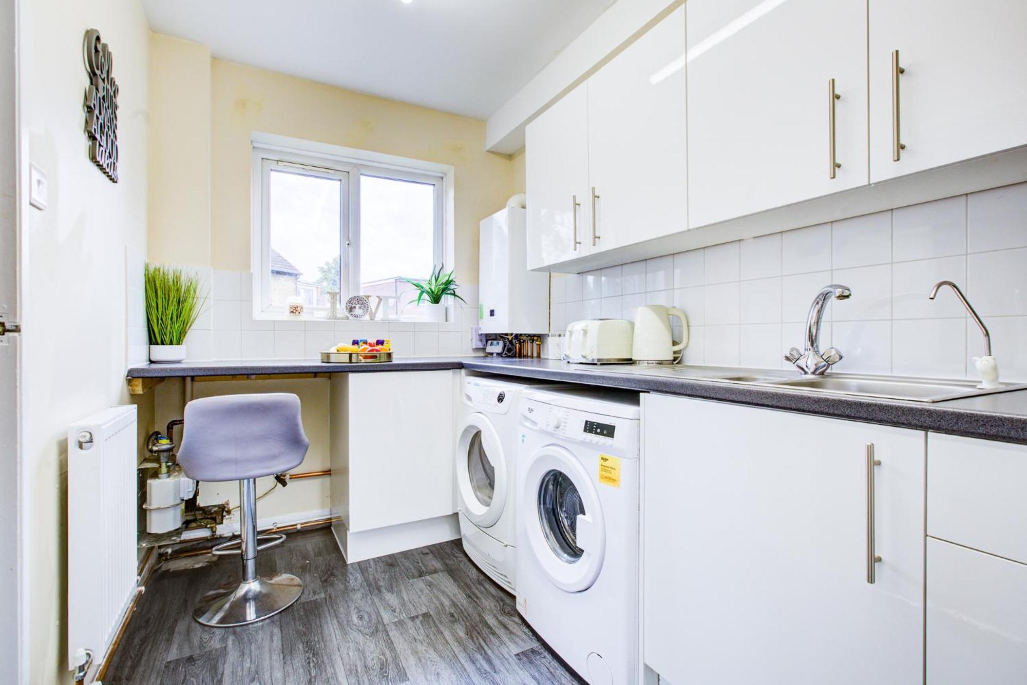 Spacious Urban Apartment In Кройдон Экстерьер фото